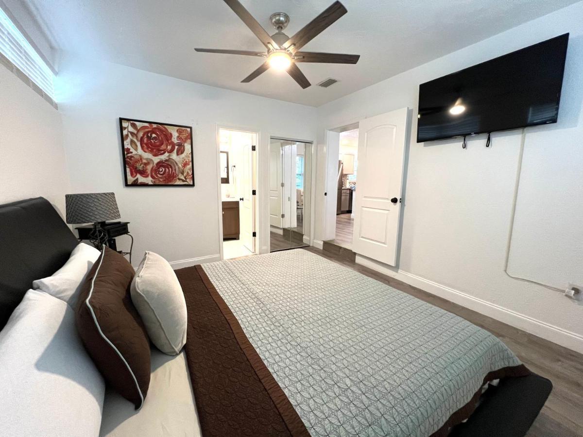 Hostal Beach Vacation Mode แบรเดนตัน ภายนอก รูปภาพ